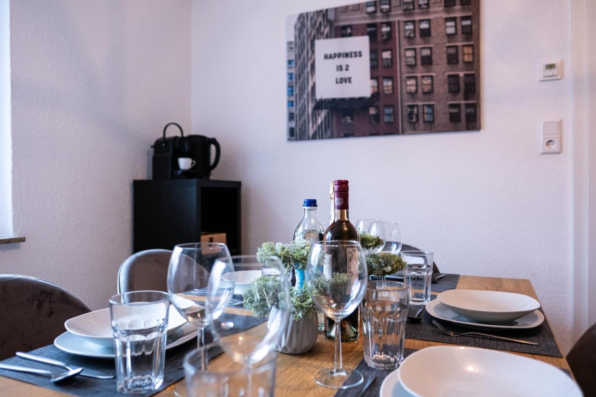 Klassen Apartments! Stadtnahes Ferienhaus* Mit Terrasse In Aulendorf * Fuer 6-8 Personen Exterior photo
