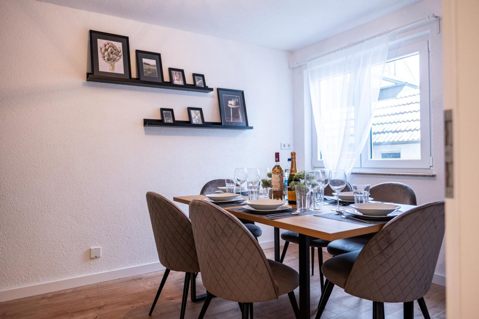 Klassen Apartments! Stadtnahes Ferienhaus* Mit Terrasse In Aulendorf * Fuer 6-8 Personen Exterior photo